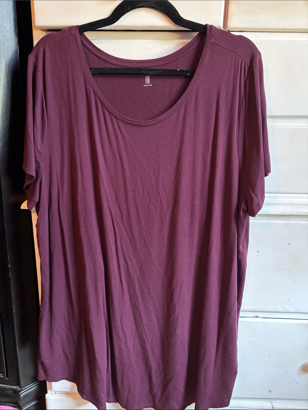 Amazon Essentials Women's Short-Sleeve Scoop Neck Tee - Plum
